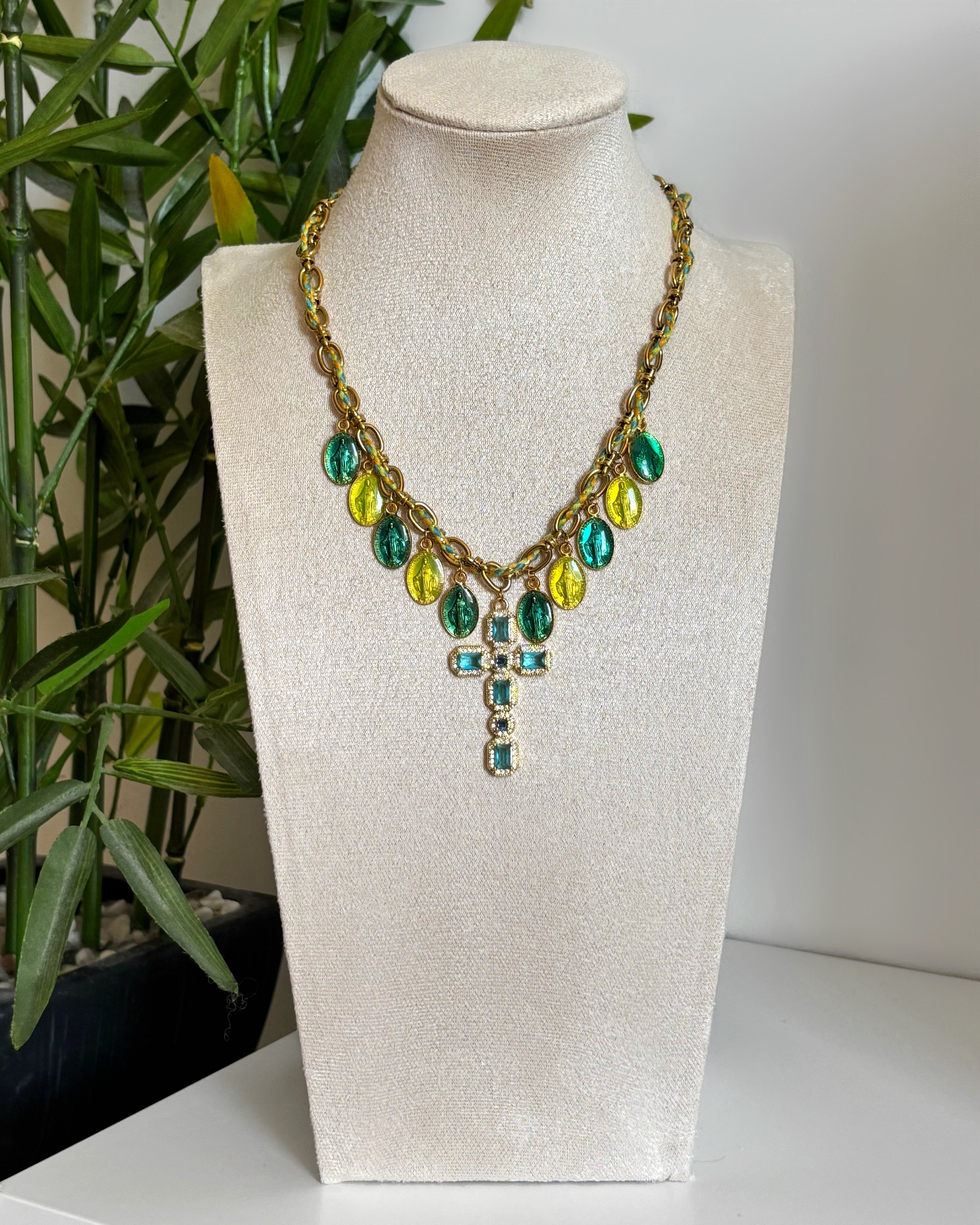 Collier Charms «Aura Divine»
